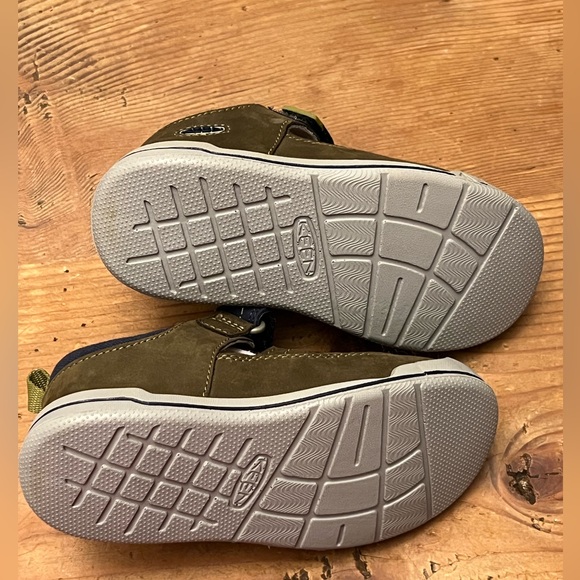New Keen Boy Green Sandals - Picture 4 of 5